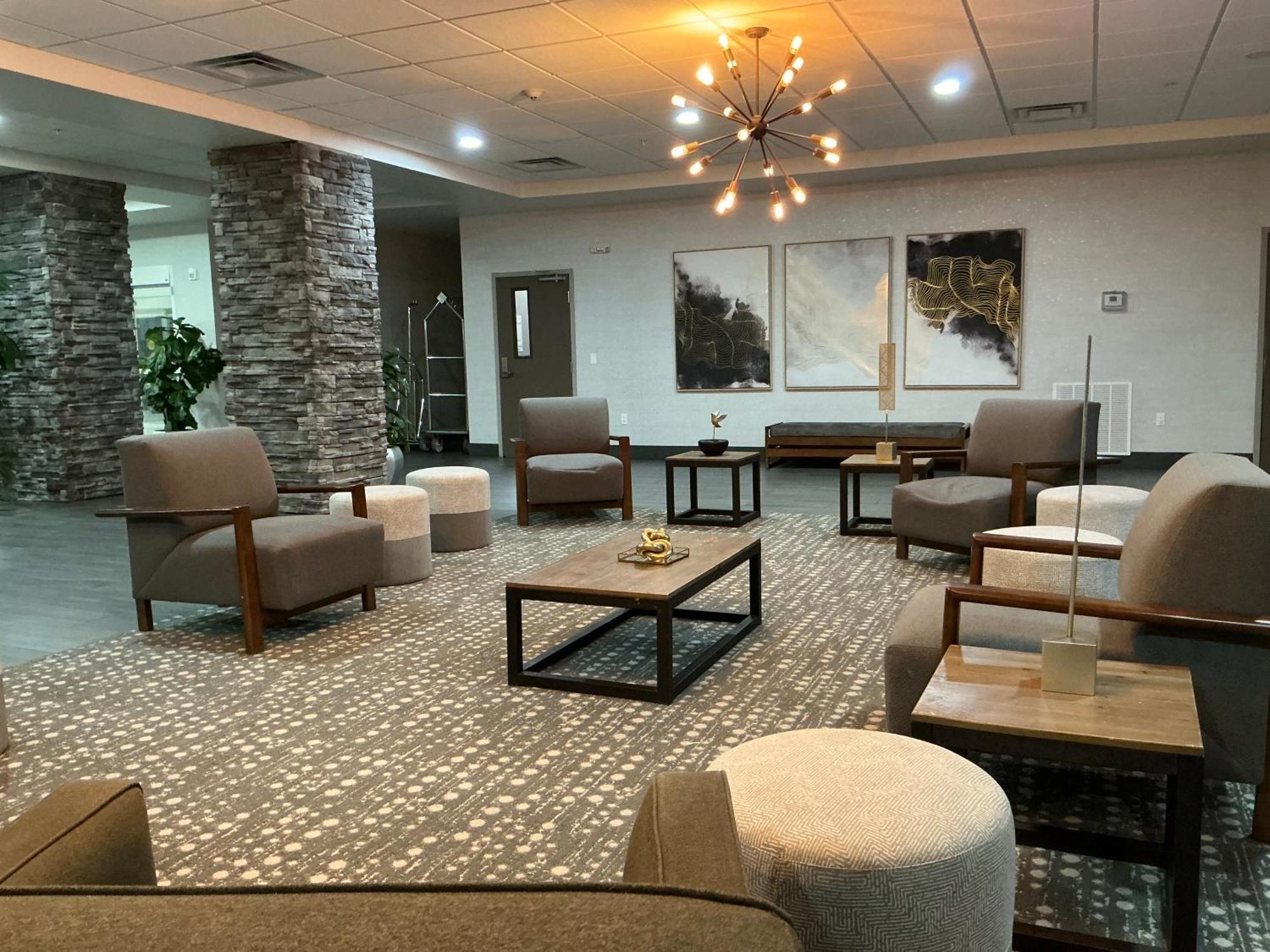 The Hub At Okc Airport 3*